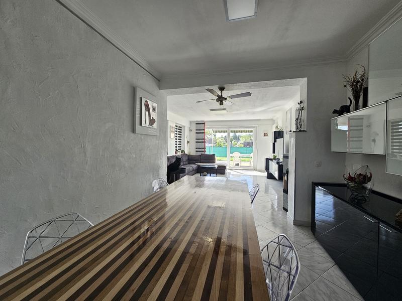 Maison - 266 m² - 8 pièces