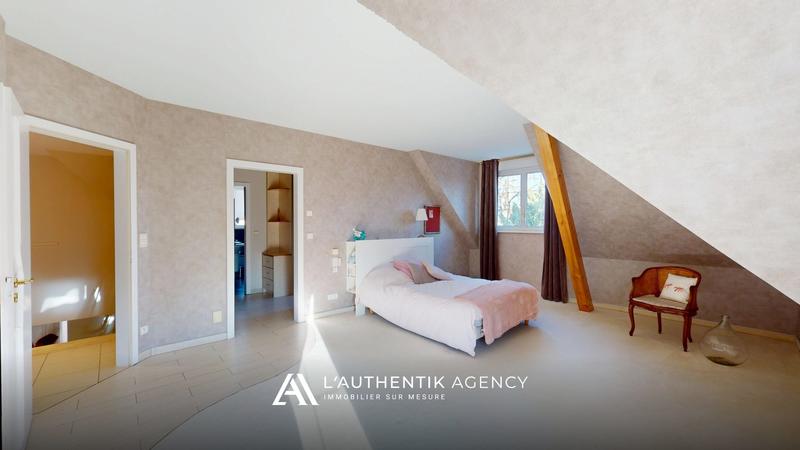 Villa - 366 m² - 8 pièces