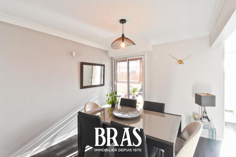 Appartement - 100 m² - 4 pièces