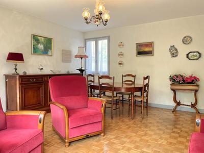 Appartement - 80 m² - 4 pièces