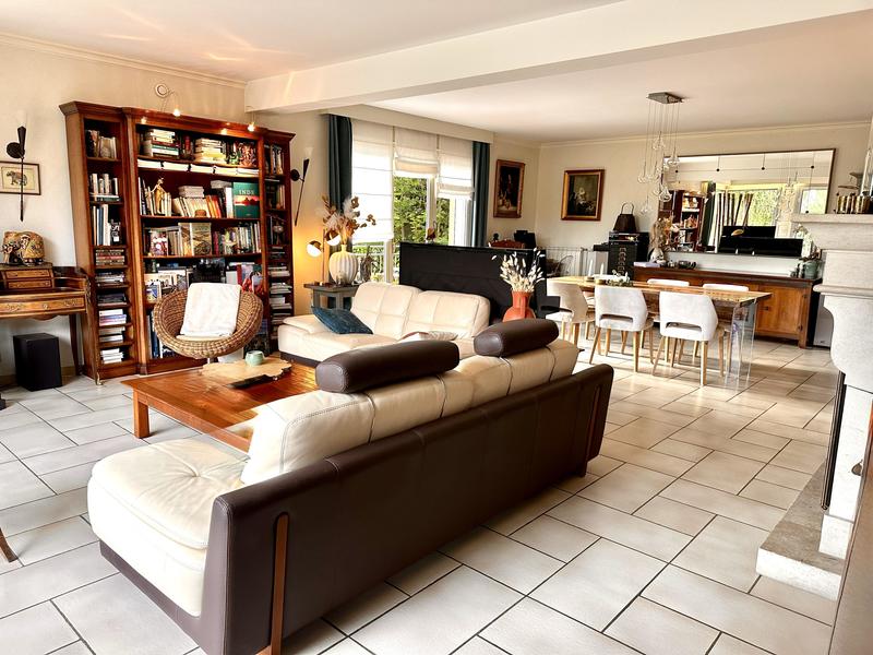 Maison - 230 m² - 5 pièces