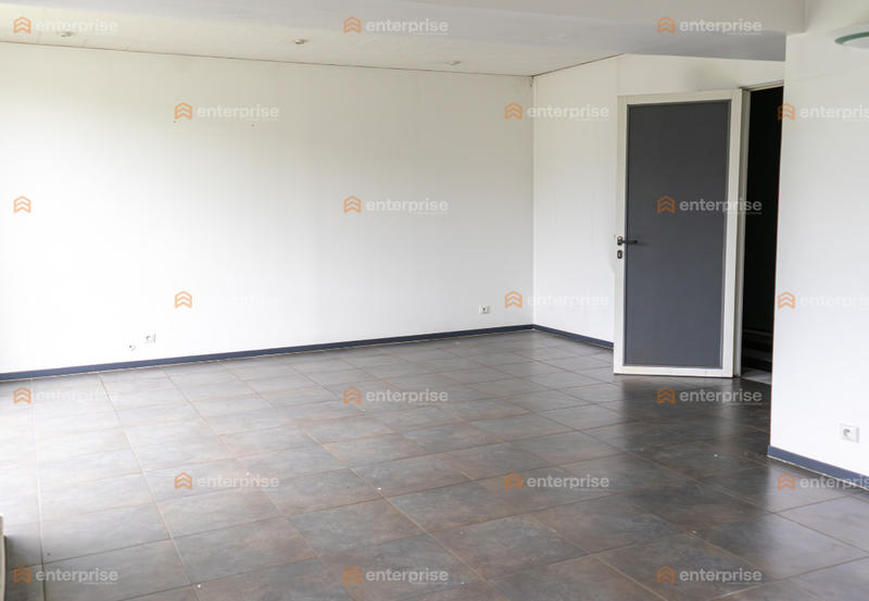 Local d'activité / Entrepôt - 3 400 m²