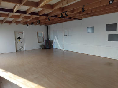 Local d'activité / Entrepôt - 104 m²