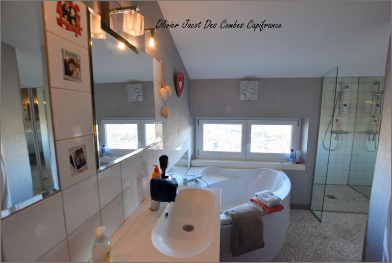 Maison - 281 m² - 7 pièces