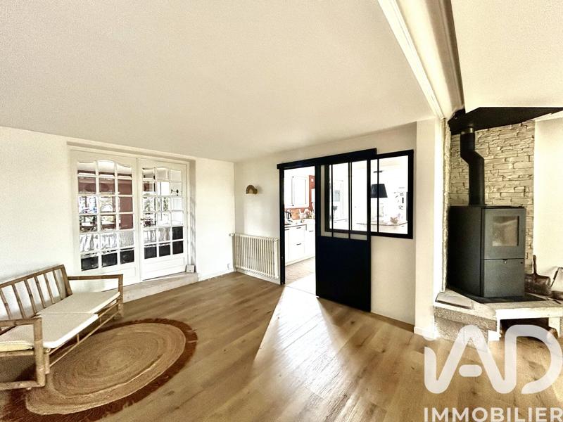 Maison - 228 m² - 8 pièces