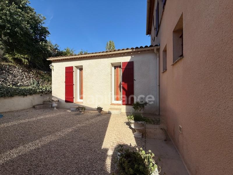 Maison - 180 m² - 5 pièces