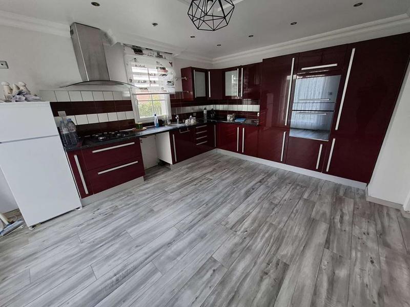 Maison - 122 m² - 7 pièces