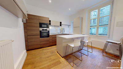 Appartement - 130 m² - 5 pièces