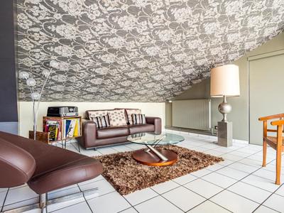 Appartement - 218 m² - 6 pièces