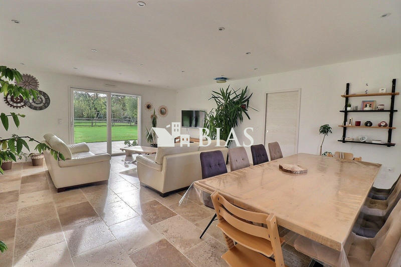 Maison - 161 m² - 5 pièces