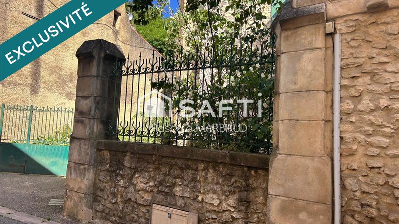 Maison - 380 m² - 8 pièces