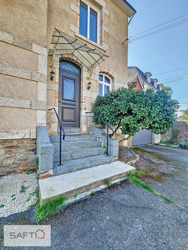 Maison - 197 m² - 9 pièces