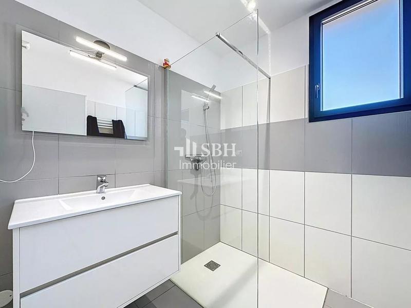 Villa - 211 m² - 10 pièces