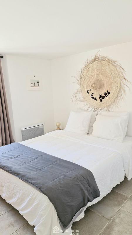 Maison - 250 m² - 11 pièces