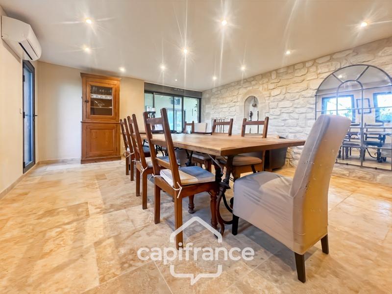 Maison en pierre - 254 m² - 7 pièces