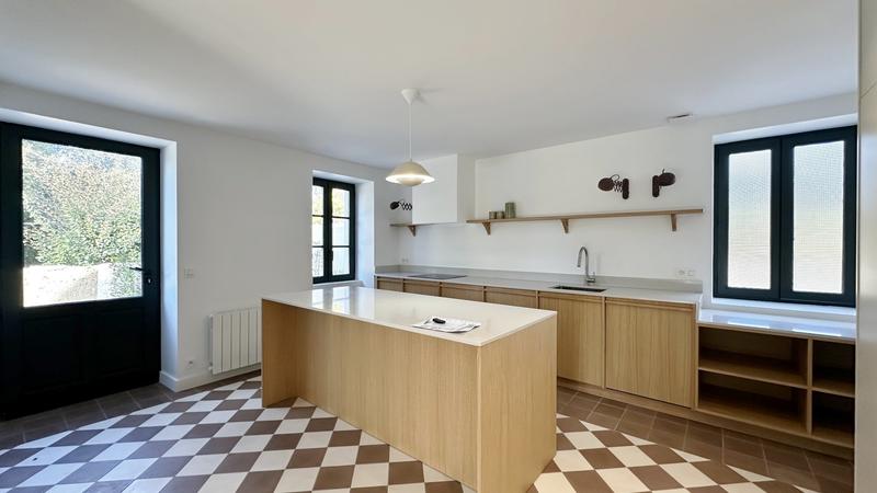 Maison - 200 m² - 6 pièces