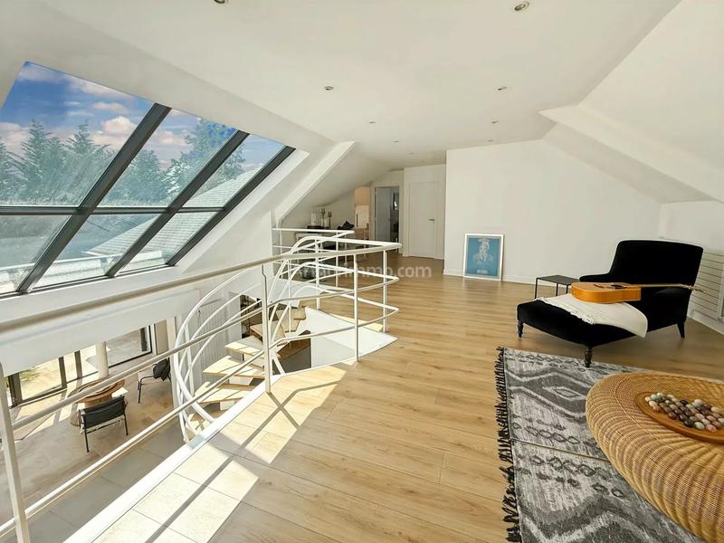 Maison - 312 m² - 7 pièces