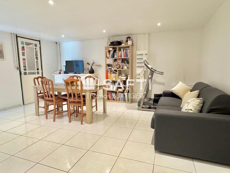 Maison - 250 m² - 9 pièces