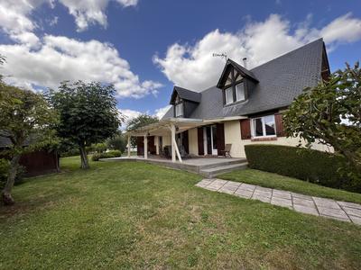 Maison traditionnelle - 144 m² - 7 pièces