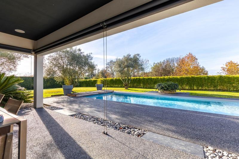 Maison contemporaine - 287 m² - 7 pièces