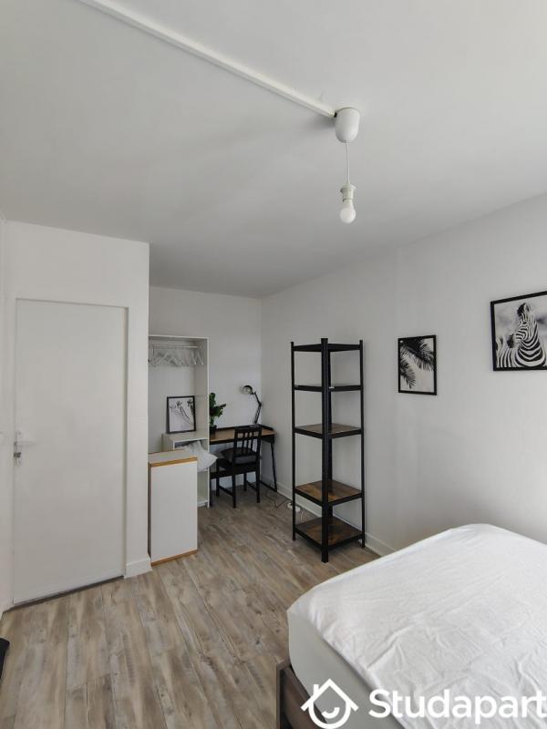 Chambre - 11 m² - 1 pièce