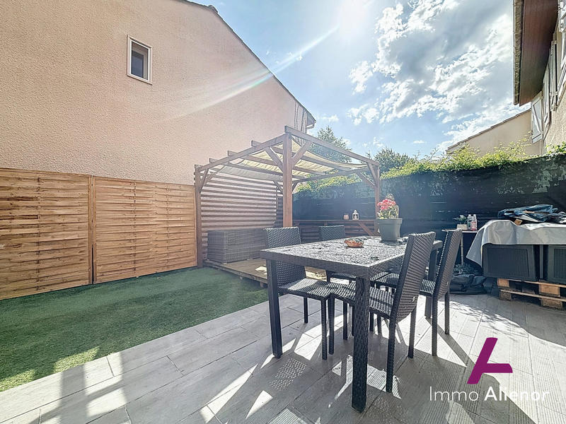 Maison traditionnelle - 86 m² - 4 pièces