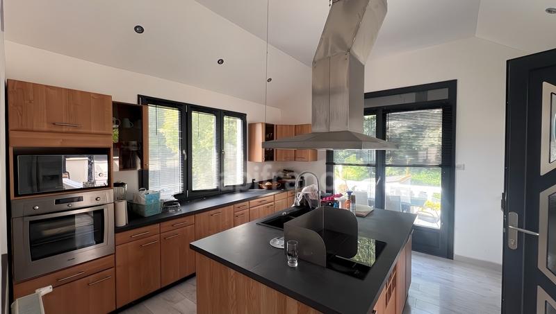 Maison - 142 m² - 5 pièces