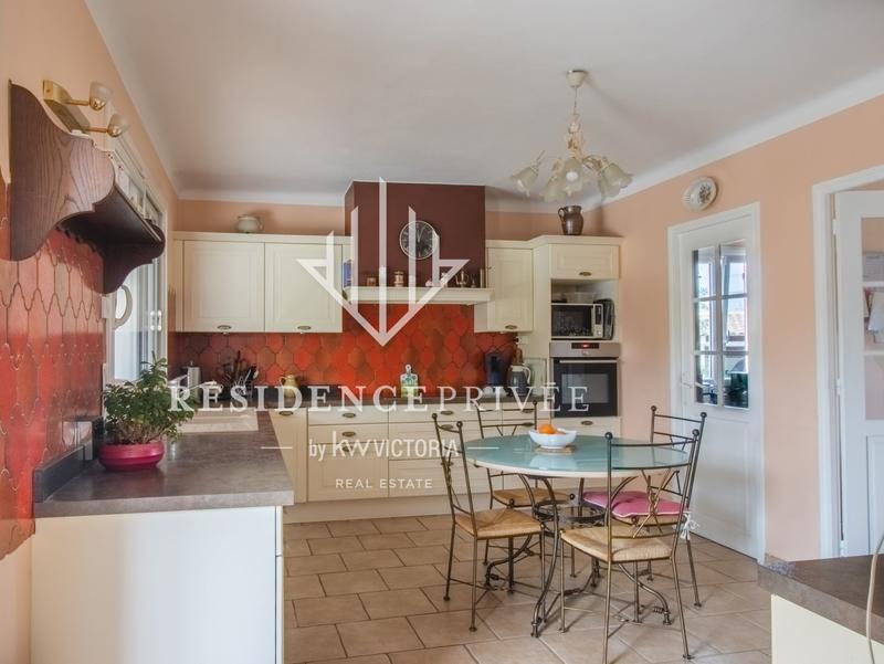 Maison chambre d'hôtes - 195 m² - 8 pièces