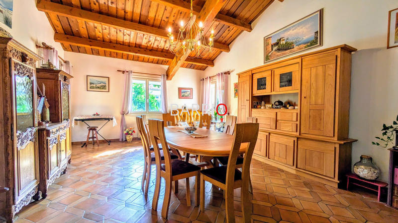 Villa - 235 m² - 7 pièces