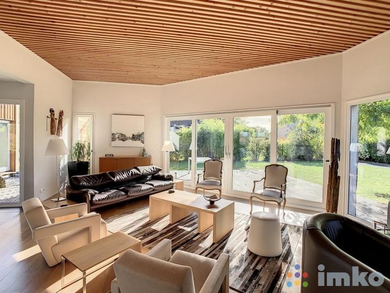 Maison - 199 m² - 8 pièces