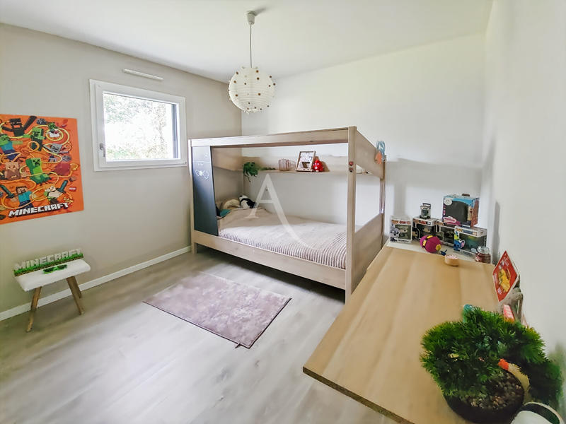 Maison - 92 m² - 5 pièces