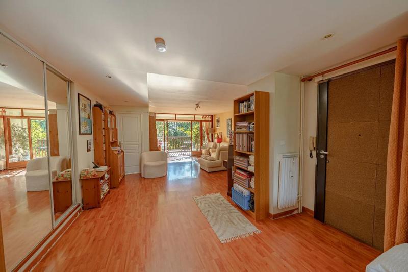 Appartement - 100 m² - 4 pièces