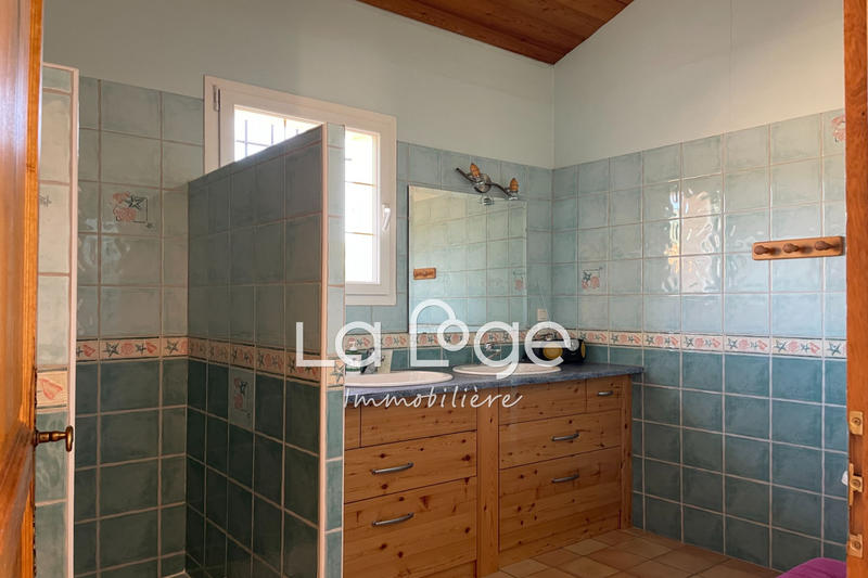 Maison - 224 m² - 7 pièces