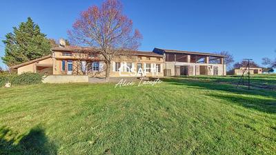 Maison - 138 m² - 5 pièces