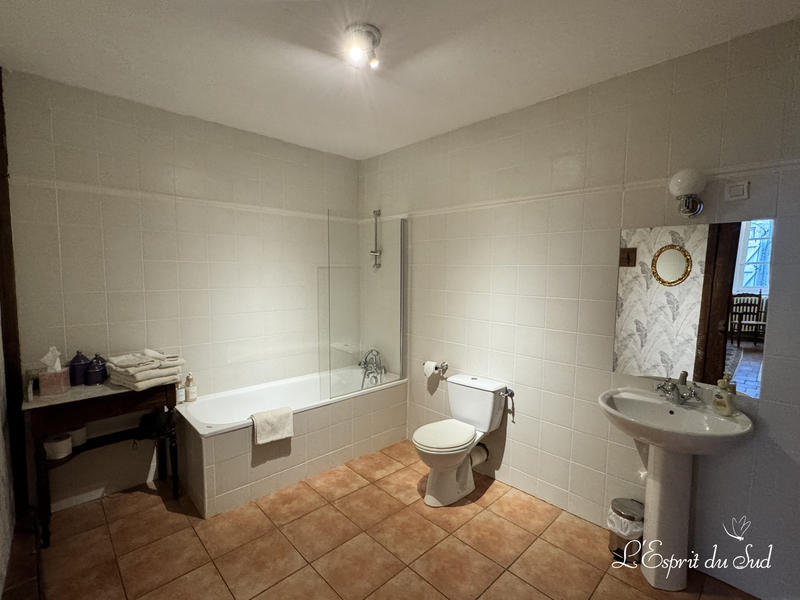 Maison - 668 m² - 14 pièces