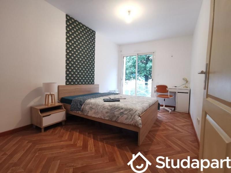 Chambre - 12 m² - 1 pièce