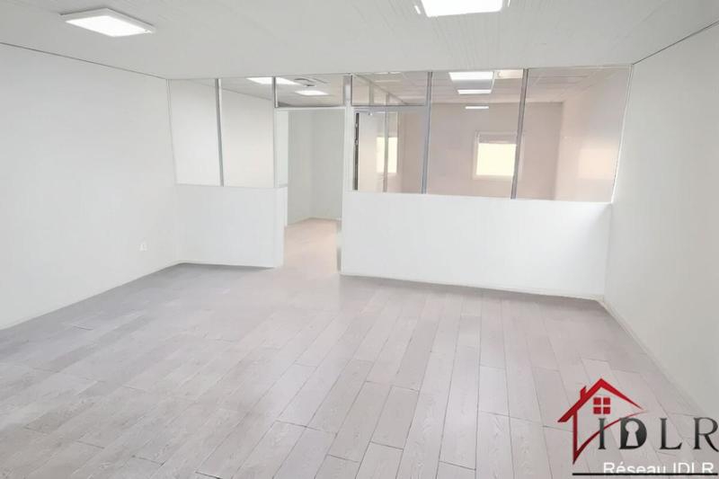 Entrepôt - 220 m²