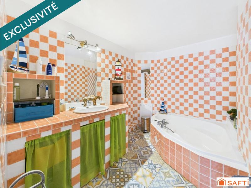 Maison - 210 m² - 8 pièces