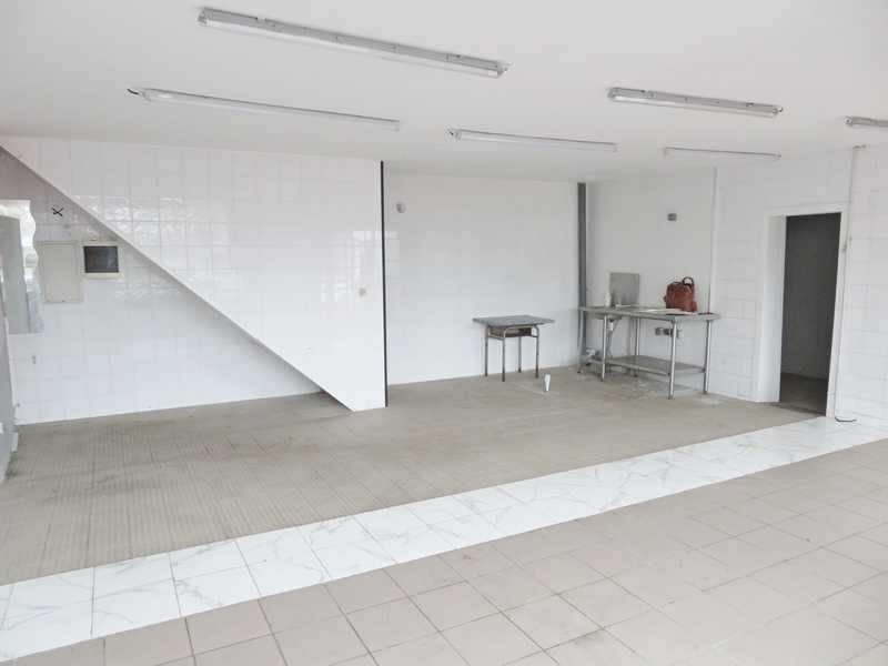 Magasins - 139 m² - 4 pièces