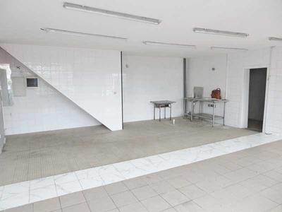 Magasins - 139 m² - 4 pièces