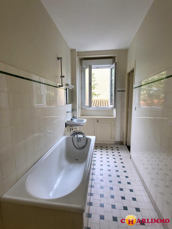 Maison traditionnelle - 138 m² - 6 pièces