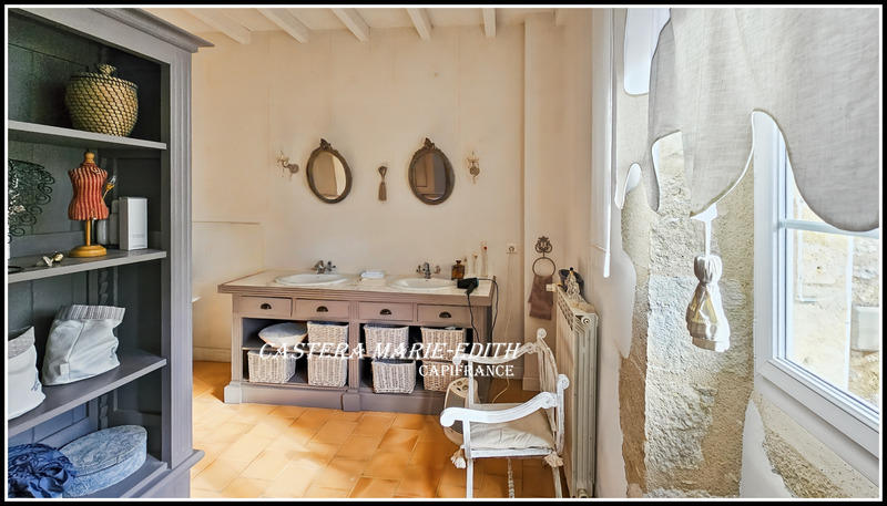 Maison en pierre - 200 m² - 5 pièces