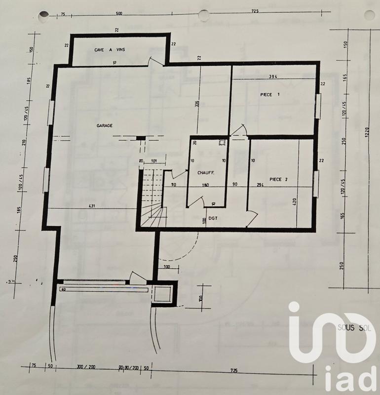 Maison - 220 m² - 10 pièces