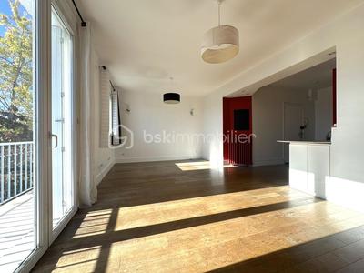 Duplex - 94 m² - 5 pièces