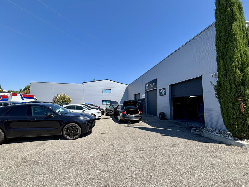 Local commercial - 182 m²