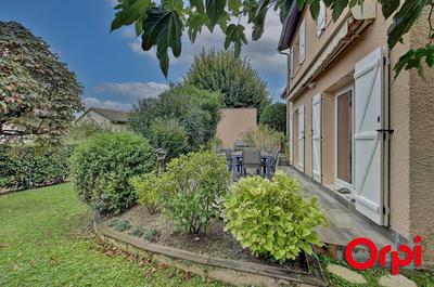 Maison - 92 m² - 4 pièces