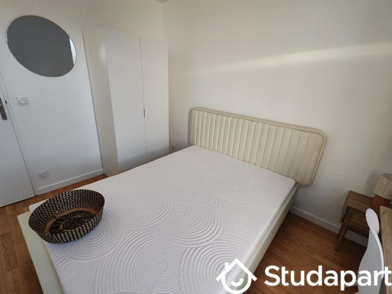 Chambre - 13 m² - 1 pièce