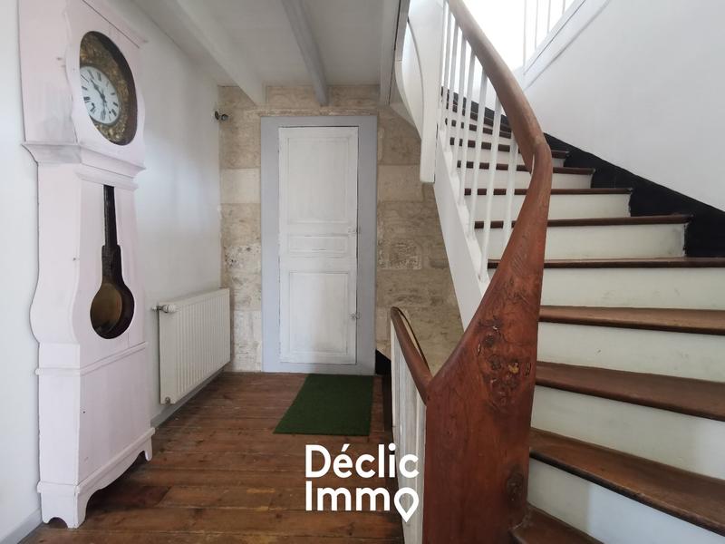 Maison en pierre - 246 m² - 8 pièces