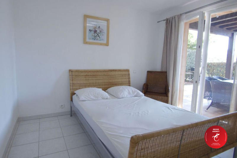 Villa - 90 m² - 5 pièces