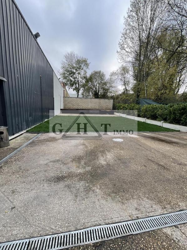 Local commercial - 980 m²